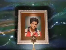 Quadro e relíquia do beato Carlo Acutis na paróquia universitário Beato Carlo Acutis