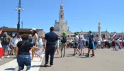 Milhares de fiéis peregrinam ao santuário de Fátima para o 13 de maio