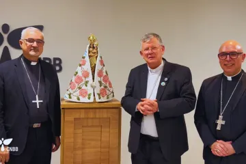 O arcebispo de Goiânia (GO), dom João Justino de Medeiros Silva, primeiro vice-presidente da CNBB; o arcebispo de Porto Alegre (RS), dom Jaime Cardeal Spengler, presidente da CNBB; e o bispo-auxiliar de Brasília, dom Ricardo Hoepers, secretário-geral da CNBB.