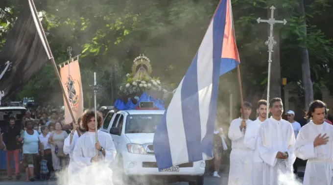 Fiéis da Paróquia do Sagrado Coração de Jesus, em El Vedado, durante procissão em homenagem à Virgem da Caridade do Cobre, 7 de setembro de 2023. ?? 