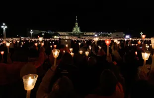 Peregrinos no santuário de Fátima