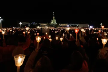 Peregrinos no santuário de Fátima