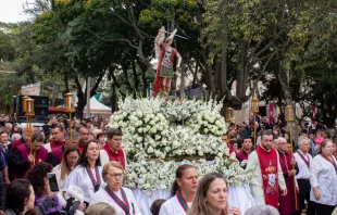 Procissão de são Miguel Arcanjo, na cidade de São Miguel Arcanjo (SP)