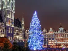 Imagem ilustrativa da Grand Place de Bruxelas no Natal.