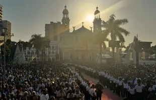 Fiéis na Praça Santuário, em Belém, no Recírio