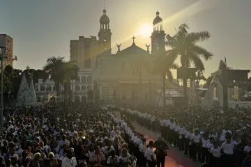 Fiéis na Praça Santuário, em Belém, no Recírio