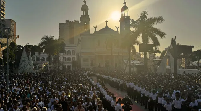 Fiéis na Praça Santuário, em Belém, no Recírio