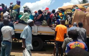 Refugiados fogem dos ataques em Cabo Delgado.