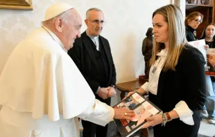 Papa Francisco recebe familiares dos reféns detidos pelo Hamas.