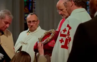 Netflix destaca o incêndio na Catedral de Notre Dame, na França, em 2019, no qual a Coroa de Espinhos que os soldados romanos colocaram na cabeça do Senhor quase se perdeu