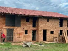 Construção da réplica da casa de dom Bosco, em Pindamonhangaba