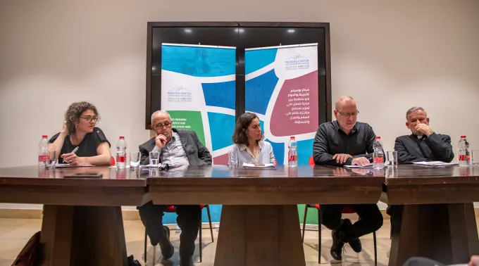 Divulgação de relatório no Centro Notre Dame de Jerusalém ?? 