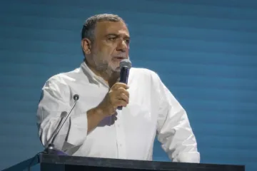 Ruben Vardanyan, ex-alto funcionário de Nagorno-Karabakh, foi preso pelas autoridades do Azerbaijão na quarta (27), ao tentar fugir da região junto com mais de 50 mil refugiados étnicos armênios.