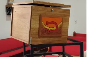 Sacrário profanado da Capela do Divino Coração na Paróquia Nossa Senhora da Piedade em Piedade de Caratinga (MG).