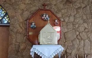 Sacrário da paróquia Santíssima Mãe de Deus, em Ivaiporã (PR) que foi violado na madrugada de hoje (19)