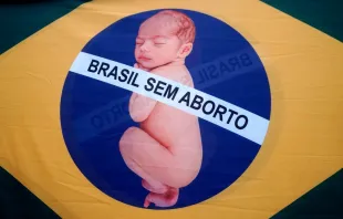 Bandeira usada no protesto contra o aborto na Avenida Paulista em 12 de outubro de 2023