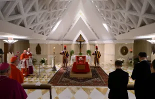 Os restos mortais do papa Francisco serão transferidos para a Basílica de São Pedro na quarta-feira.