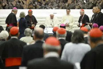 Papa Francisco agradece aos delegados na conclusão do Sínodo da Sinodalidade de 2023.