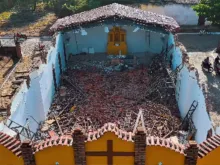 Teto da igreja de São Francisco de Assis, em Porto (PI), desaba