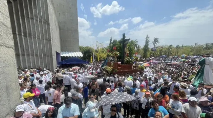 Via-sacra na Sexta-feira Santa de 2024 no átrio da catedral de Manágua, Nicarágua. ?? 