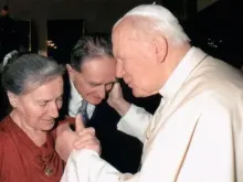 Wanda Półtawska e são João Paulo II.