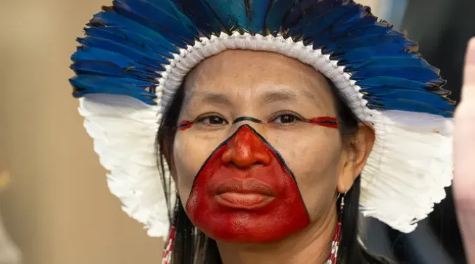 A chefe Putany da tribo Yawanawa fez um ritual xamânico no Fórum Econômico Mundial de 2024