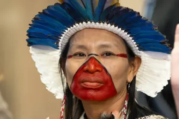 A chefe Putany da tribo Yawanawa fez um ritual xamânico no Fórum Econômico Mundial de 2024