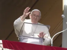 Papa Francisco durante o ângelus de hoje (5) no Vaticano.