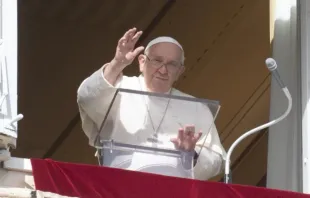 Papa Francisco durante o ângelus de hoje (5) no Vaticano.