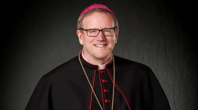O arcebispo de Winona-Rochester, EUA, Robert Barron ?? 
