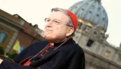 Papa Francisco teria cortado salário e moradia do cardeal Burke, diz AP