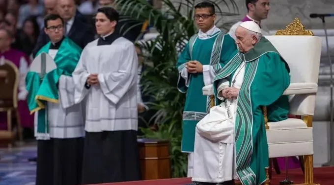 Papa Francisco durante a missa de conclusão da  Assembleia Geral Ordinária do Sínodo dos Bispos ?? 