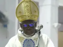 O cardeal Robert Sarah durante a missa de abertura do primeiro Congresso Internacional de Liturgistas Africanos em Dakar, Senegal, na segunda-feira (4).