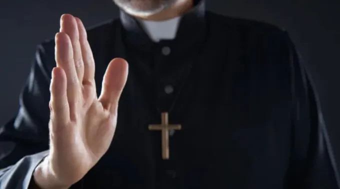 Imagem ilsutrativa de sacerdote ?? 