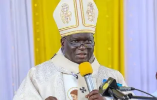 O arcebispo de Nairóbi, dom Philip Anyolo.