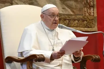 Papa Francisco em discurso a embaixadores de todo o mundo no Vaticano