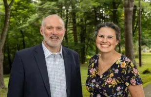 Peter Sonski e Lauren Onak, candidatos à presidência e à vice-presidência do Partido Americano da Solidariedade em 2024.