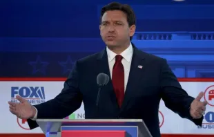 Ron DeSantis faz comentários durante o debate primário republicano na Biblioteca Presidencial Ronald Reagan em Simi Valley, Califórnia, EUA, em 27 de setembro de 2023