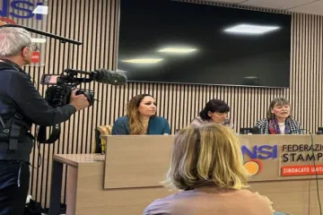Laura Sgro e Gloria Branciani falam em coletiva de imprensa