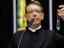 O presidente da Associação Pró-Vida de Anápolis, o padre Luiz Carlos Lodi da Cruz.