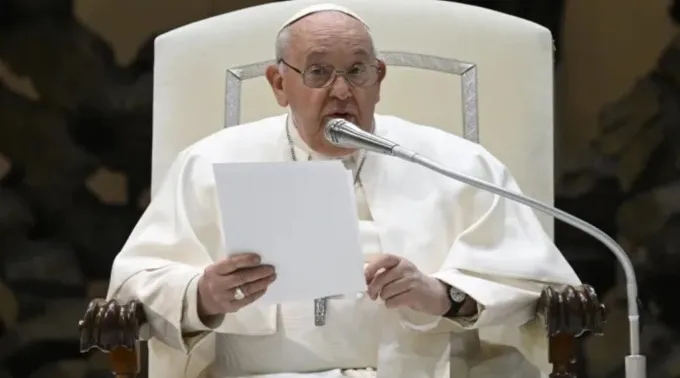 Papa Francisco na Sala Paulo VI ?? 