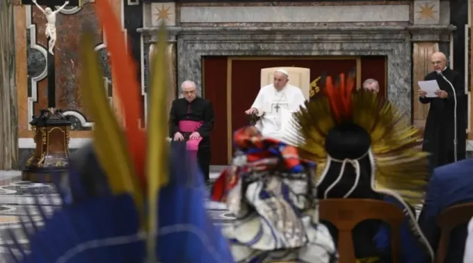Papa Francisco com participantes da conferência “O Conhecimento dos Povos Indígenas e as Ciências” ?? 