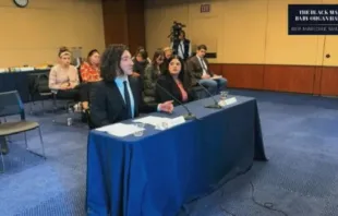 David Daleiden e Terrisa Bukovinac testemunham em painel na última terça-feira (19) sobre o que chamaram de “horrível” extração de órgãos e tráfico de bebês abortados.