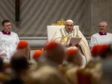 Papa Francisco em Vigília Pascal hoje (30) no Vaticano.