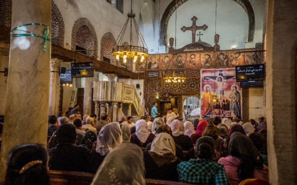  Radicais muçulmanos incendeiam casas de cristãos no Egito 
