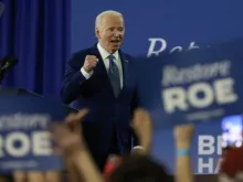 O presidente dos EUA, Joe Biden, faz discurso de campanha no Hillsborough Community College em Tampa, na Flórida, nos EUA, na última terça-feira (23).