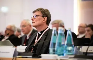 O arcebispo de Colônia, o cardeal Rainer Maria Woelki, em assembleia do Caminho Sinodal Alemão, em 9 de março de 2023.
