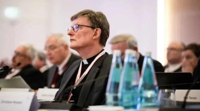 O cardeal Rainer Maria Woelki, em assembleia do Caminho Sinodal Alemão ?? 