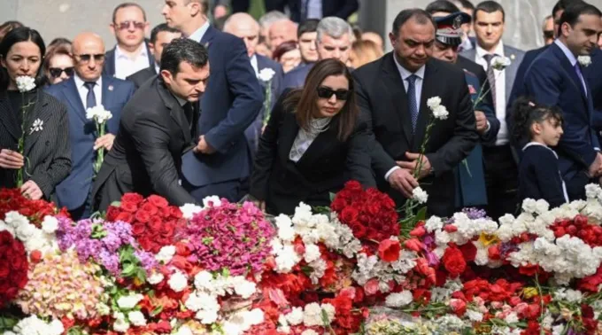 Homenagem a vítimas do genocídio armênio em Yerevan ?? 