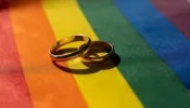 Padre dos EUA pede perdão por violar normas da Igreja com bênção a união homossexual